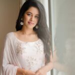 Mirnalini Ravi Instagram - 🌸As long as there is pink in the world, it will always be a better place🌸 . . . . . Styled by @navadevi.rajkumar Wearing @studio_l_by_lini Mua @anushyaa_mua PC @pk_views