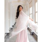 Mirnalini Ravi Instagram - 🌸As long as there is pink in the world, it will always be a better place🌸 . . . . . Styled by @navadevi.rajkumar Wearing @studio_l_by_lini Mua @anushyaa_mua PC @pk_views