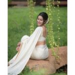 Mirnalini Ravi Instagram - Happy Onam 🌼 #onam2021