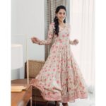 Mirnalini Ravi Instagram - Back to saying STAY HOME STAY SAFE 🏡 #stylebynava #stylewithnava Wearing @magizham_boutique Mua @anushyaa_mua Pc @parvathamsuhasphotography Stylist @navadevi.rajkumar 🏆❤️
