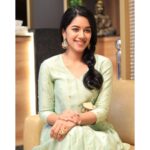 Mirnalini Ravi Instagram - Smiling from my heart🤗 Wearing @gundu.malli Mua @chisellemakeupandhair Accessories @rimliboutique Hairstyling @vyshalisundaram_hairstylist Styling by my favourite @navadevi.rajkumar 🥰 #stylewithnava Chennai, India