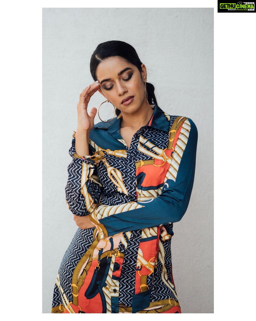 Mirnalini Ravi Instagram - “MEDUSA” 🔱 . . . Shot by @christopherchullan @natureskid__ make up by @nabeelooolala_makeup
