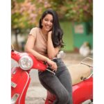 Mirnalini Ravi Instagram - Corona is contagious,So is Smile ! Spread the latter🤪