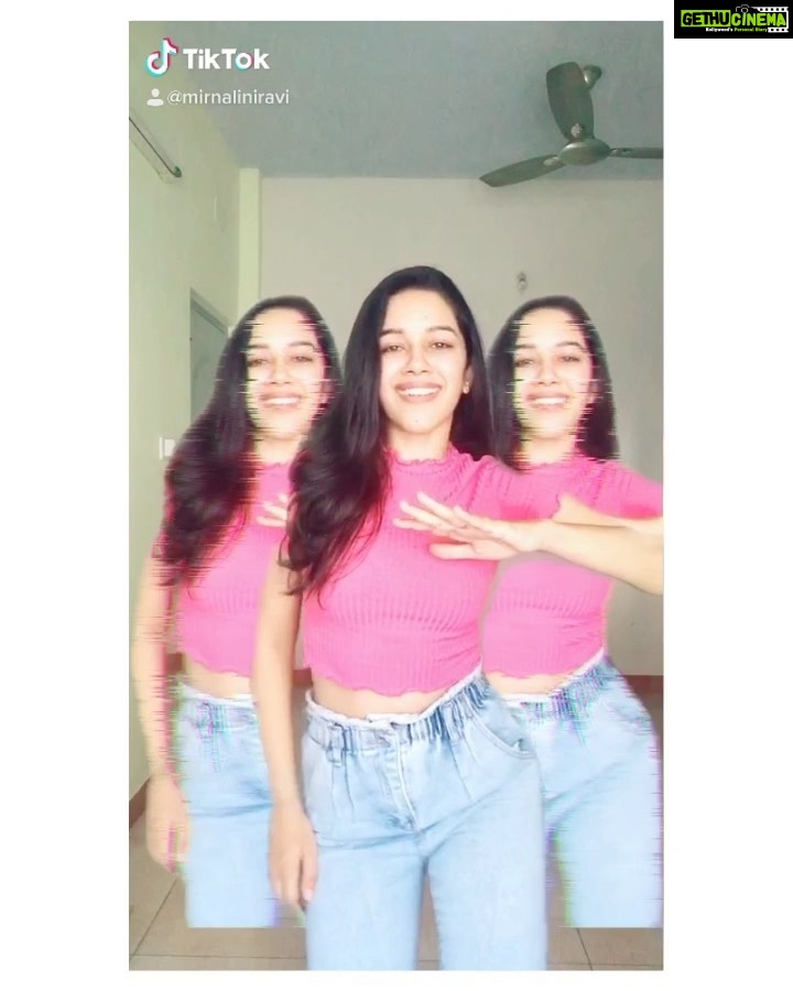 Mirnalini Ravi Instagram - You got a way of keeping me comin' back to back 💕 #SAVAGELOVE