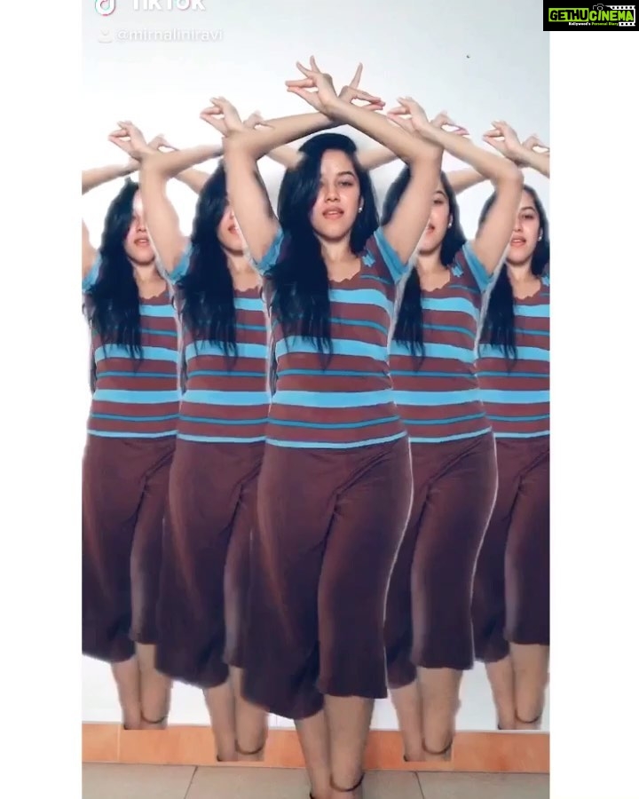 Mirnalini Ravi Instagram - My Clone squad 👯♀️👯♀️ #JLOsuperbowlchallenge 💃🏻 for you ! #jlo ❤️ #quarantineandchillchallenge