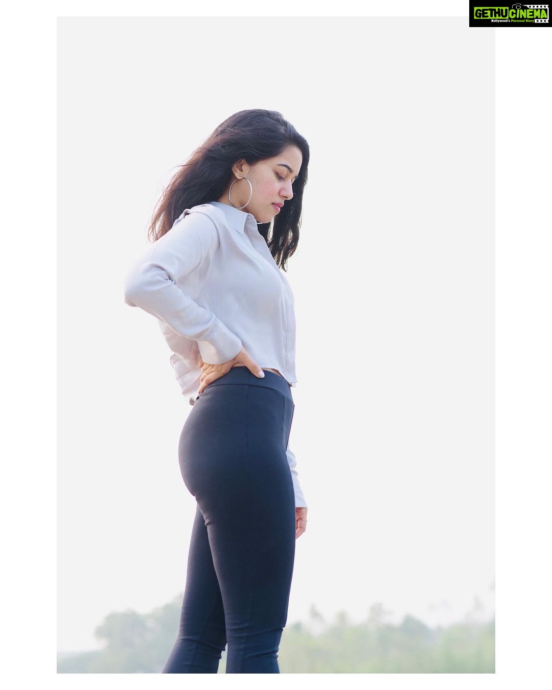 Mirnalini Ravi Instagram - Make your body the sexiest outfit you own 🔥 . . . . . PC @madhu_india_photography