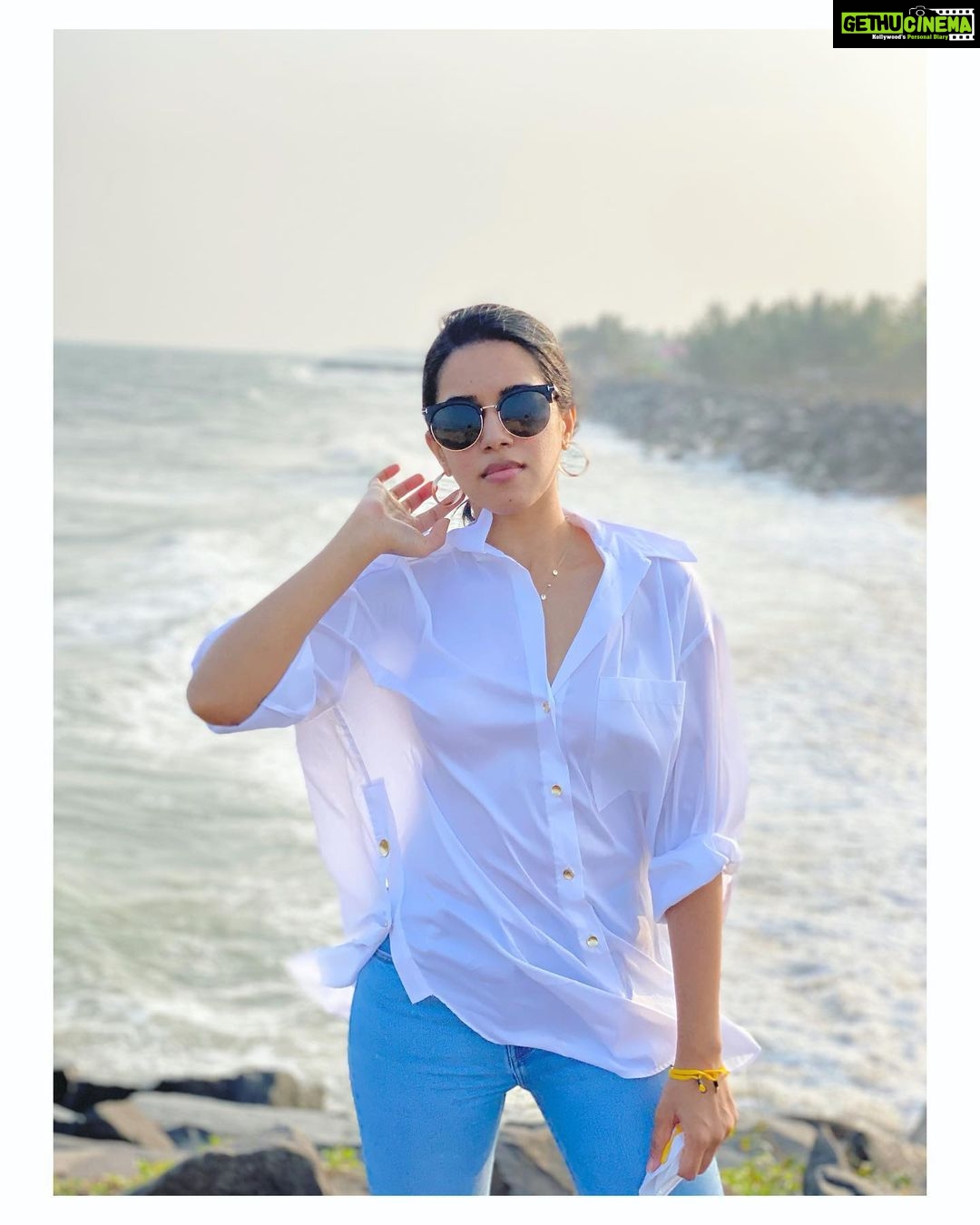 Mirnalini Ravi Instagram - A women needs ropes and ropes of pearls -Coco chanel 🤍 Pondicherry