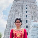Mirnalini Ravi Instagram - Starting 2022 like ✨ Happy Newyear 🥳 Ps : spare my late post Thiruvanamalai