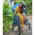Mirnalini Ravi Instagram - #RickshawKari 🛺 PC @madhu_india_photography MUA @varsha_bridalmakeover