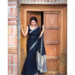 Mirnalini Ravi Instagram - It isn’t about being Noted , It is about being remembered 🖤 PC @madhu_india_photography MUA @varsha_bridalmakeover Saree from @studiovirupa Accessories @t.tattle