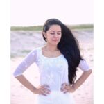 Mirnalini Ravi Instagram - An ocean breeze puts a mind at ease🤍 Chikankari Kurta by @ashez_0112 🤩 PC @madhu_india_photography