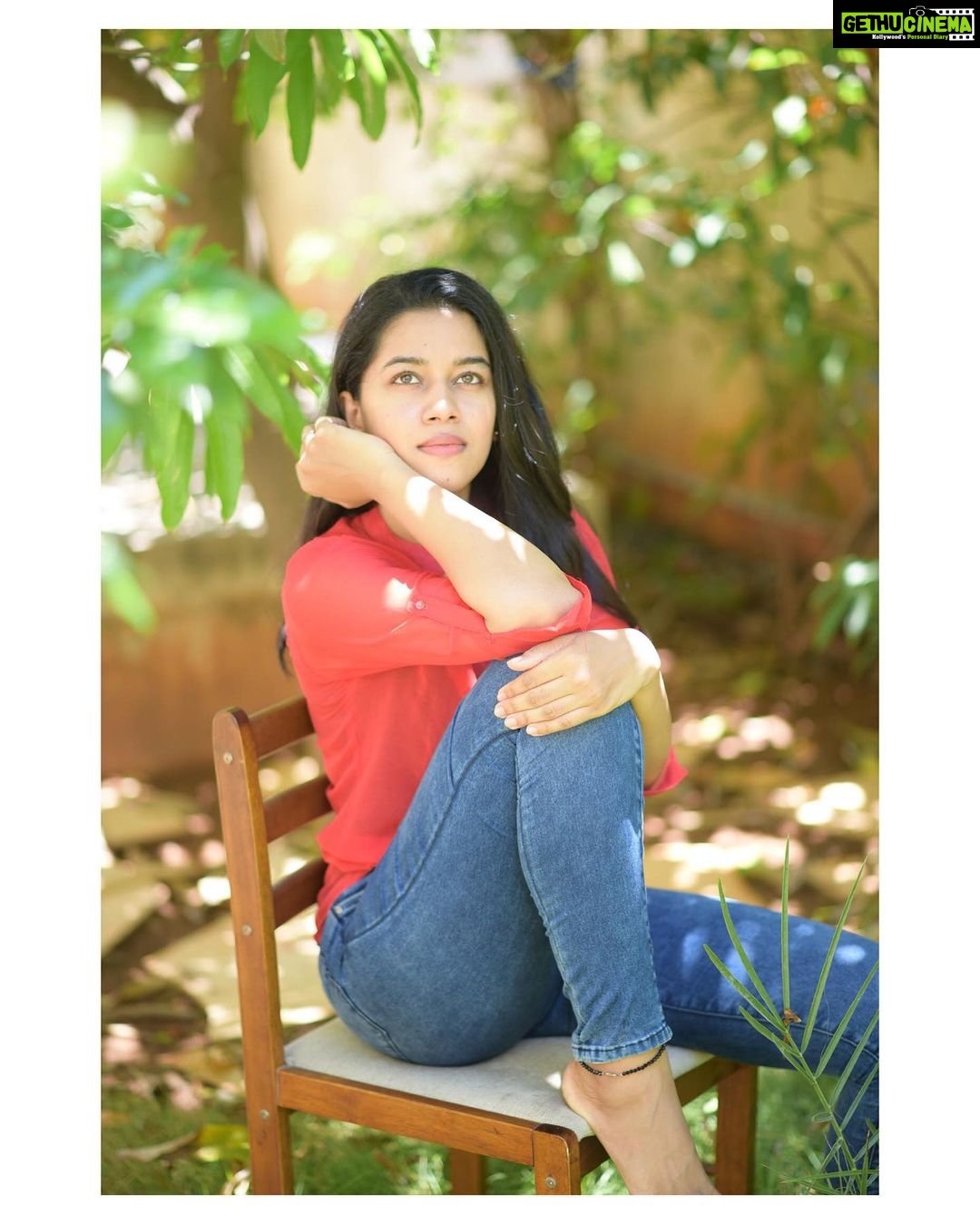 Mirnalini Ravi Instagram - That Happy Chubby face binge eating all my birthday cakes 🧁 PC @madhu_india_photography