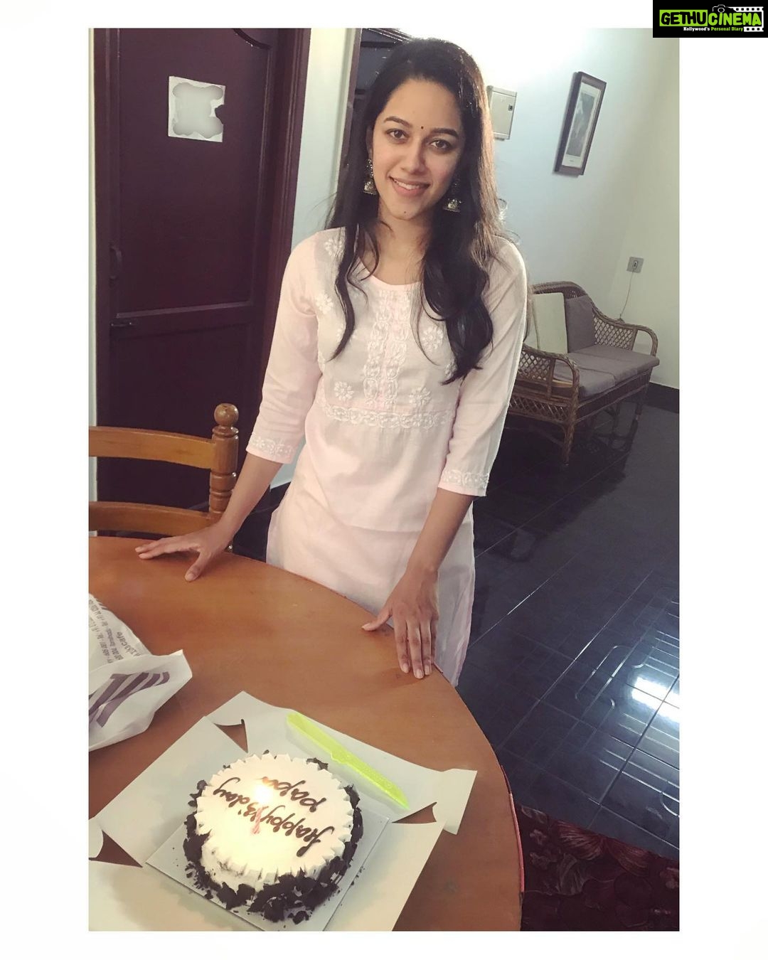 Mirnalini Ravi Instagram - May 10/2020 ❤️#TheLockdownBirthday🧁 I am still not sure if I really deserve the Love you guy’s showered on me yesterday! I am truely speechless & emotional typing this ! This motivates me to be more responsible & work harder to deserve everything you guys gave me 💕🙏🏻 Thank you everybody! In return i give u all a piece of my heart ❤️ PS : obviously you guys know i am good in cloning 👽😂 !