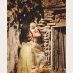 Mirnalini Ravi Instagram - Ever wanted #Sunkissed 🌝pictures then first get ready for the Sunburns 🥵 Wearing @adhiktha_by_sn Mua @lakshhairandmakeup Pc @durga_ilav