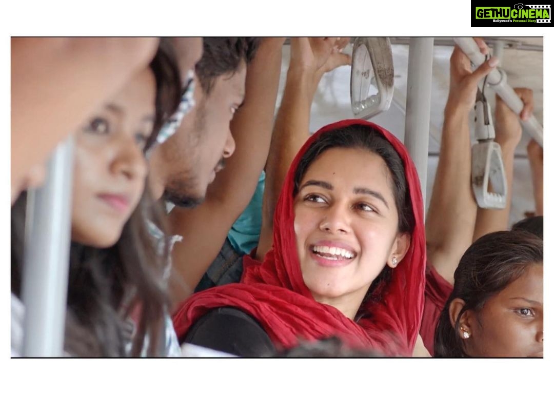 Mirnalini Ravi Instagram - Here comes “SANA”🧕🏻 from #CHAMPION⚽️ ! #manathinsaalayil video out on YouTube 🥰