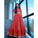 Mirnalini Ravi Instagram - Wishing you all a very Happy & safe Diwali ❣️💥 May your life turn up to be Lit everyday . 🔥
