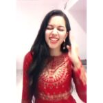 Mirnalini Ravi Instagram - Sozhatti potta sozhi pola sozhandu ninnaen laaa❤️ #tiktok