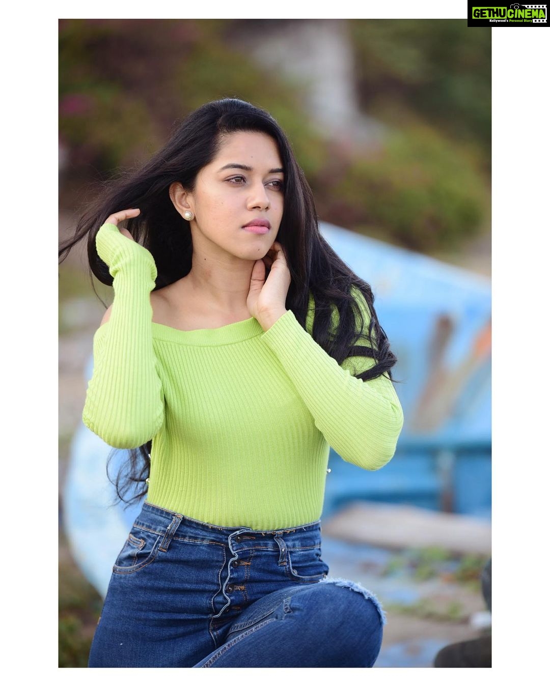 Mirnalini Ravi Instagram - The time is just right for us to ponder, reflect, meditate, and discover the world within our own minds. #Quarantineandchill βπ» #stayhome#staysafe#fightcovid19 PC @madhu_india_photography Pondicherry