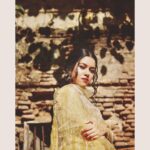 Mirnalini Ravi Instagram - Ever wanted #Sunkissed 🌝pictures then first get ready for the Sunburns 🥵 Wearing @adhiktha_by_sn Mua @lakshhairandmakeup Pc @durga_ilav
