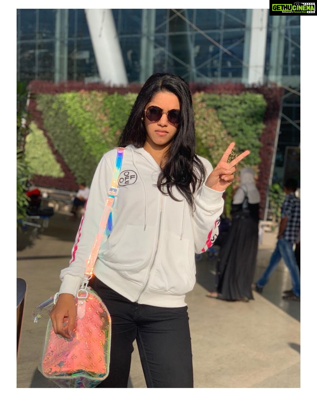 Mirnalini Ravi Instagram - I could look like a Furious person if I haven’t slept enough 😖🤪 #Airportdiaries #Offwhite 🤍 #virgilabloh Chennai Interernational Airport