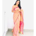 Mirnalini Ravi Instagram - இனிய மாட்டு பொங்கல் வாழ்த்துக்கள் 2020 Wearing : Amma’s Saree ❤️ PC : Brother 🤷🏻‍♀️