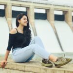 Mirnalini Ravi Instagram - You don't drown by falling into water. You only drown if you stay there.✨🖤 Vaigai Dam
