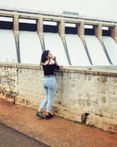 Mirnalini Ravi Instagram - You don't drown by falling into water. You only drown if you stay there.✨🖤 Vaigai Dam