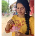 Mirnalini Ravi Instagram - Visited one of the most beautiful temples ever “Madurai Meenakshi Amman temple”😍Absolutely awestruck ❤️🌷 Madurai Meenakshi Amman Temple
