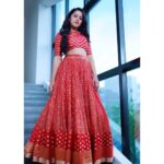 Mirnalini Ravi Instagram - Wishing you all a very Happy & safe Diwali ❣️💥 May your life turn up to be Lit everyday . 🔥