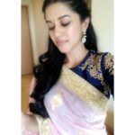 Mirnalini Ravi Instagram – Favourite thing to wear 💗
Styled by @raji.raaga09 💙 Novotel Hyderabad Airport