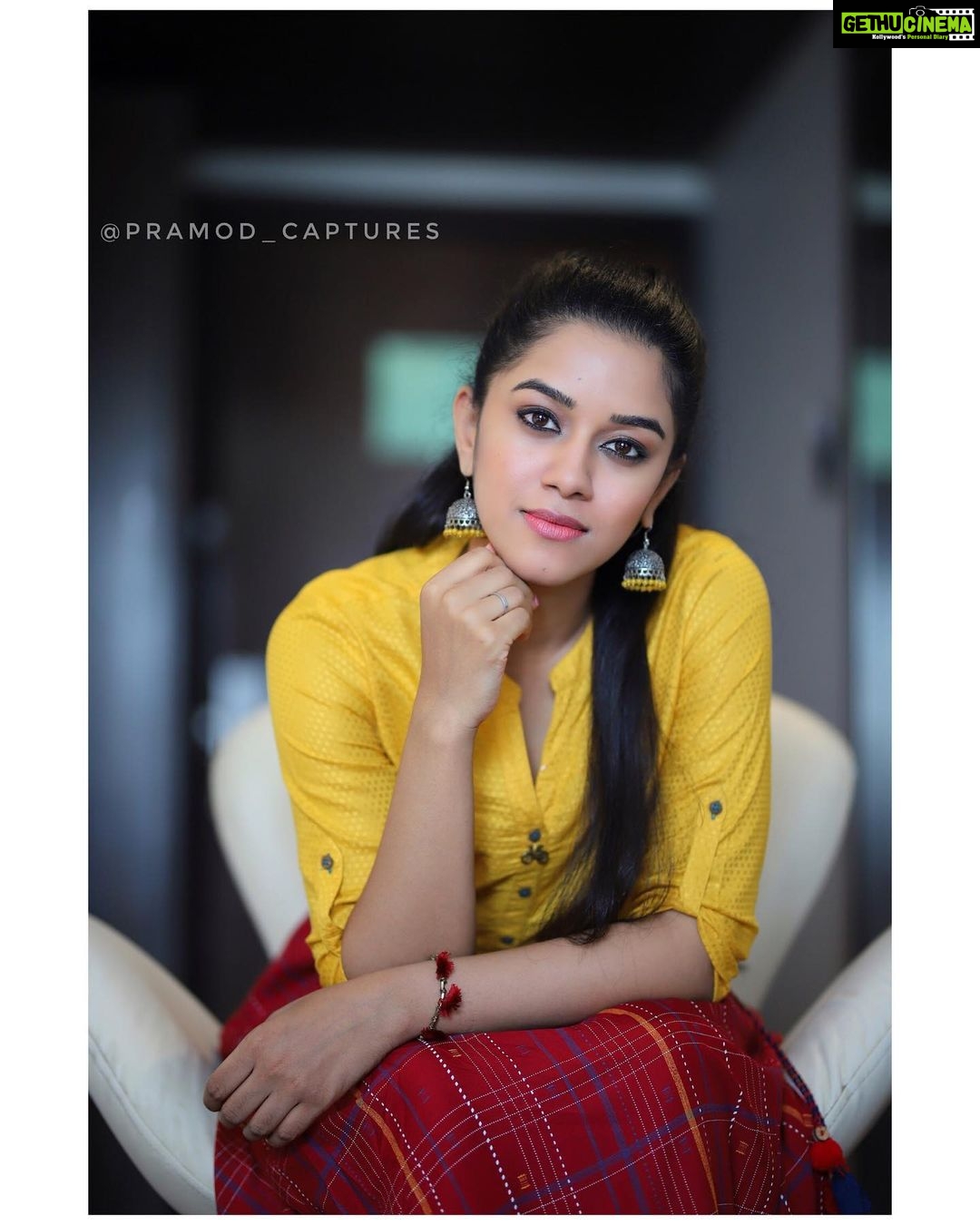 Mirnalini Ravi Instagram - #Valmiki promotions #ValmikiFromSept20th Trailer out : Link in bio Styled by : @raji.raaga09 ❤️ Pc : @pramod_captures 💛 Makeup : @satishpabbu Hyderabad,telangana state