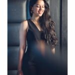 Mirnalini Ravi Instagram - Glow-Getter 💛 Pc : @vijayvendhan Mua : @lakshhairandmakeup Hopper's - Bar & Kitchen