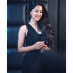 Mirnalini Ravi Instagram - Glow-Getter 💛 Pc : @vijayvendhan Mua : @lakshhairandmakeup Hopper's - Bar & Kitchen