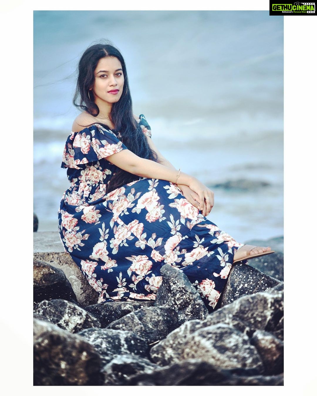 Mirnalini Ravi Instagram - A Sea Women who chooses Imagination over Fear 🧜🏻♀️ 🌊 PC : @vijayvendhan Pondicherry