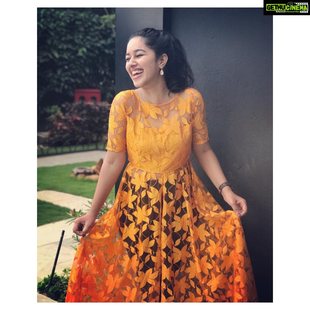 Mirnalini Ravi Instagram - The most wasted of all days is one without Laughter 🌟