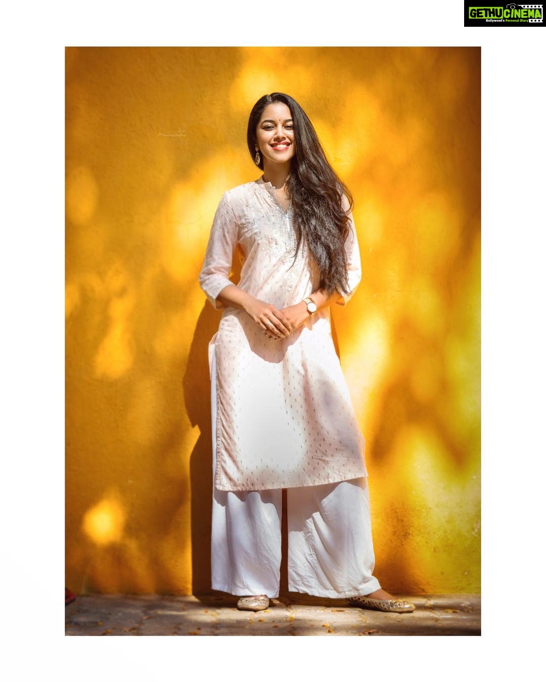 Mirnalini Ravi Instagram - Happy Easter 🐣🥚 PC : @vijayvendhan Pondicherry