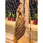 Mirnalini Ravi Instagram - Black & gold 🌗 Accessories : @mspinkpantherjewel Pondicherry