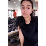 Mirnalini Ravi Instagram – Why isn’t Losing fat as easy as Gaining Fat? 🤷🏻‍♀️ #Postworkoutselfies – if you thought i was only clicking pictures & wasn’t working out 👊🏻
#gymlife Bangalore City