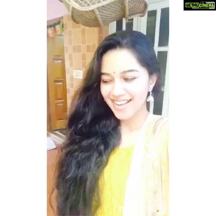 Mirnalini Ravi Instagram - Mali poo venam poya💐😁@tamil.dubsmash @dubsmashtamilfun #tamildubsmash #tamil #tamilponnu #dubs #dubsmash #dubsmashtamil #tamilgirl #miru #love #ascdc16