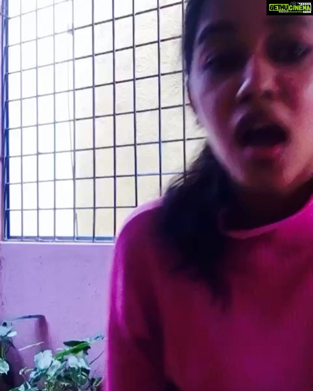Mirnalini Ravi Instagram - Coffee 💖☕️ #dubsmashvideos #dubsmash #santhoshsubramaniam #dubs #tamilponnu #tamildubsmash @dubsmashtamilfun @tamil.dubsmash @tamilvines #tamilgirl @geneliad #miru #ascdc16