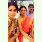 Mirnalini Ravi Instagram - With amma & appa 👨‍👩‍👧❤️ #supportsystem #family#love#tamilweddings #amma#appa