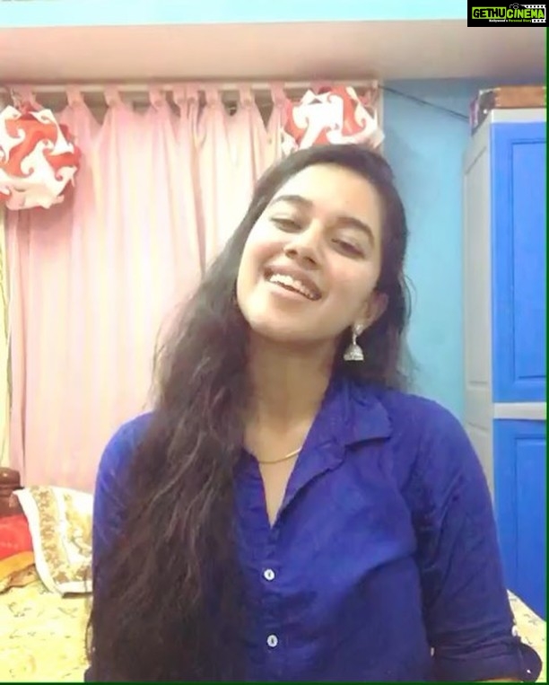 Mirnalini Ravi Instagram - First #tamil dubsmash ever 🙈😁 #dubsmash#tamannaah#tamilvines @tamil.dubsmash #miru