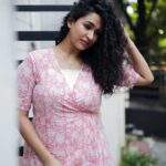 Misha Ghoshal Instagram - A golden state of mind ! 💫 #ashwingurunathanphotography #canoneosr #chennaimodels #model #photooftheday #photography #canonindia #modelsofinstagram #naturallight #shutterbugsindia #chennaimodelling #fitness #fitnessmodel #workout #fashion #fashionphotography #fashionblogger #peace #reels #reelsinstagram #love Chennai, India