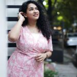 Misha Ghoshal Instagram - A golden state of mind ! 💫 #ashwingurunathanphotography #canoneosr #chennaimodels #model #photooftheday #photography #canonindia #modelsofinstagram #naturallight #shutterbugsindia #chennaimodelling #fitness #fitnessmodel #workout #fashion #fashionphotography #fashionblogger #peace #reels #reelsinstagram #love Chennai, India