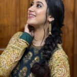 Miya George Instagram – Be it blue or green or red …Kalamkari is the best ethnic
👗 @khajuraho_boutique_ 
Makeup @abilashchickumakeupartist 
Styling @sabarinathk_ 
📸 @ashphilipo