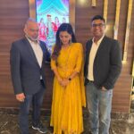 Monal Gajjar Instagram - Basically this our ritual we start with Simple pic & last we have the best one.📸Thank you @rahul_bhole11 @kanojiavinit for always bing family for me. I have great bonding with you both. I’m always grateful to have in my life.🥰😇🥰 I’m very expressive in real but writing I’m really poor which is basically yours strength. 😇🥰😇thank once again for one more hit after Reva in my filmy 🎥 career.😇 jai shri krishna😇 Styled by:- @idivyeshtalaviya Wearing:- @sivithebespokeboutique @niketathacker Jewellery:- @stylewithdaksha_kashti Styling Assistant:- @vaidehi1312 @styledbydivyesh #styledbydivyesh💫 #promtion #vickydanovarghodo #gujaratimovies #monalgajjar #imqueen👸🏻👑