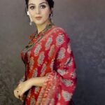 Monal Gajjar Instagram - Loving Telugu version 🎼🎼🥰🥰😍🥰 Big fan of @sidsriram voice 🥰😇🥰😇 👗Style by :- @drashtigajjar94 💄:- @aanalsavaliya Silverjewelry :- @culture_signature_jalpathakkar Black outfit:- @asopalav #ootd #sareelove #promotion #movies #actor #india #reels #love #instagram #trending #song #vickydanovarghodo #monalgajjar #imqueen👸🏻👑
