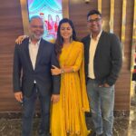 Monal Gajjar Instagram - Basically this our ritual we start with Simple pic & last we have the best one.📸Thank you @rahul_bhole11 @kanojiavinit for always bing family for me. I have great bonding with you both. I’m always grateful to have in my life.🥰😇🥰 I’m very expressive in real but writing I’m really poor which is basically yours strength. 😇🥰😇thank once again for one more hit after Reva in my filmy 🎥 career.😇 jai shri krishna😇 Styled by:- @idivyeshtalaviya Wearing:- @sivithebespokeboutique @niketathacker Jewellery:- @stylewithdaksha_kashti Styling Assistant:- @vaidehi1312 @styledbydivyesh #styledbydivyesh💫 #promtion #vickydanovarghodo #gujaratimovies #monalgajjar #imqueen👸🏻👑