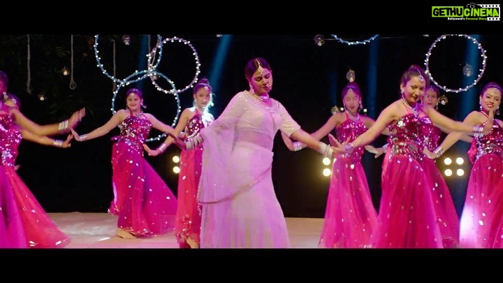 Monal Gajjar Instagram - Jai shri krishna😇🥰😇 Kaanha Re Kaanha one of my favourite song from Vicki da no Varghdo 🎬🎥🍿🎞 Not one, not two but we have got you guys some triple dhamaka 💥 #KaanhaReKaanha , get ready to dance it off Song out now #VickidaNoVarghodo, In Cinemas 8th July @SPcinecorp @TheSharadPatel @Shreyanshi.Patel @malhar028 @manasirachh @Monal_Gajjar @jhinalbelani @Rahul_Bhole11 @KanojiaVinit @janvi.productions @rishivfilms #PankajKeshruwala #AjayShroff @VikasAkaVicky @ashishcpatel84 @niravpatel199 @Pritish_Shah @sharvilkatwala @amarkhandha @thatschetan @aishwarya_tm @kairavibuch @bhavikakarwarkar @shemarooguj @shemaroome #SaveTheDate #SPCinecorp #monalgajjar #MalharThakar #SharadPatel #ShreyanshiPatel #GujaratiFilm #Varghodo #Film #NextFilm #BigFilmAlert #Gujarati #વિકીડાનોવરઘોડો #releasing8thjuly2022 #KaanhaReKaanha @harit_2003 @asopalav @storetheapparel @bharatmatrimony @waghbakritea.official @sosyoworld @coffeebydibella @lapinozgujarat @lapinozpizzaindia @khushiambientmedia @gtplhathway @mirchibaroda @mirchigujarati @sun_outdoors @bookmyshowin @thecomedyfactoryindia @meraki.solutions @theconnplex @joshapp.gujarati @officialjoshapp @young.indians @suncityclub_baroda