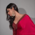 Mouni Roy Instagram – Outfit:- @vvanivats
Earrings:- @golecha_jewels
Styled by:- @rishika_devnani
assisted by:- @romamaityy @dhruvypancholi
Makeup by- @mukeshpatilmakeup
Hair by- @chettiarqueensly
📸:- @jvfilms_